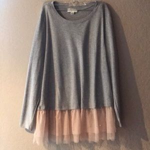 Sweatshirt with tulle bottom